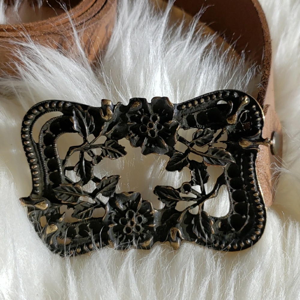 Distressed Leather Boho Flower Buckle Belt